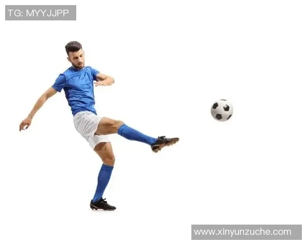 如何通过踢足球提升技巧并成功抢到球星的青睐与机会 如何通过踢足球提升技巧并成功抢到球星的青睐与机会