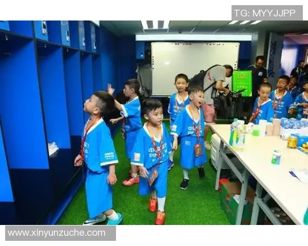 当足球球星脱下战袍回归家庭亲自上阵体验家务的别样精彩 当足球球星脱下战袍回归家庭亲自上阵体验家务的别样精彩