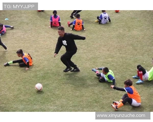 邢台情侣足球球星：从绿茵场到生活的爱情故事